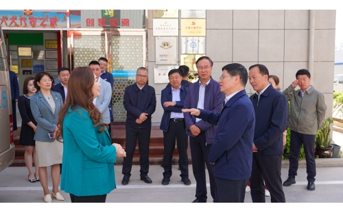 自治區(qū)人大督查團(tuán)深入企業(yè)調(diào)研，政企共商優(yōu)化營商環(huán)境