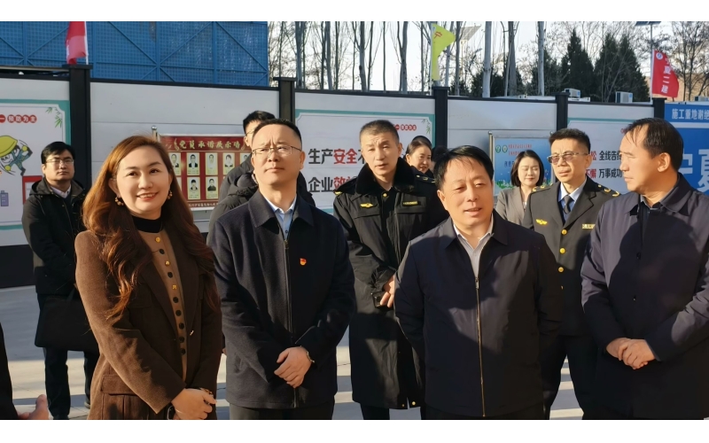 自治區(qū)市場監(jiān)管廳馬如林廳長，銀川市委常委、紀委書記劉智鋒帶領相關處局同志到企業(yè)調研